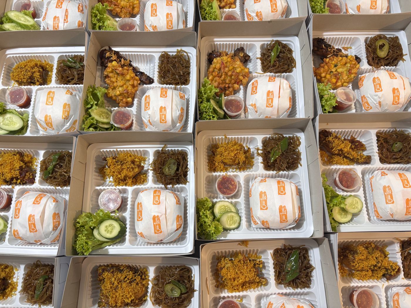 Nasi box Catering Ceu Ipa siap antar untuk acara